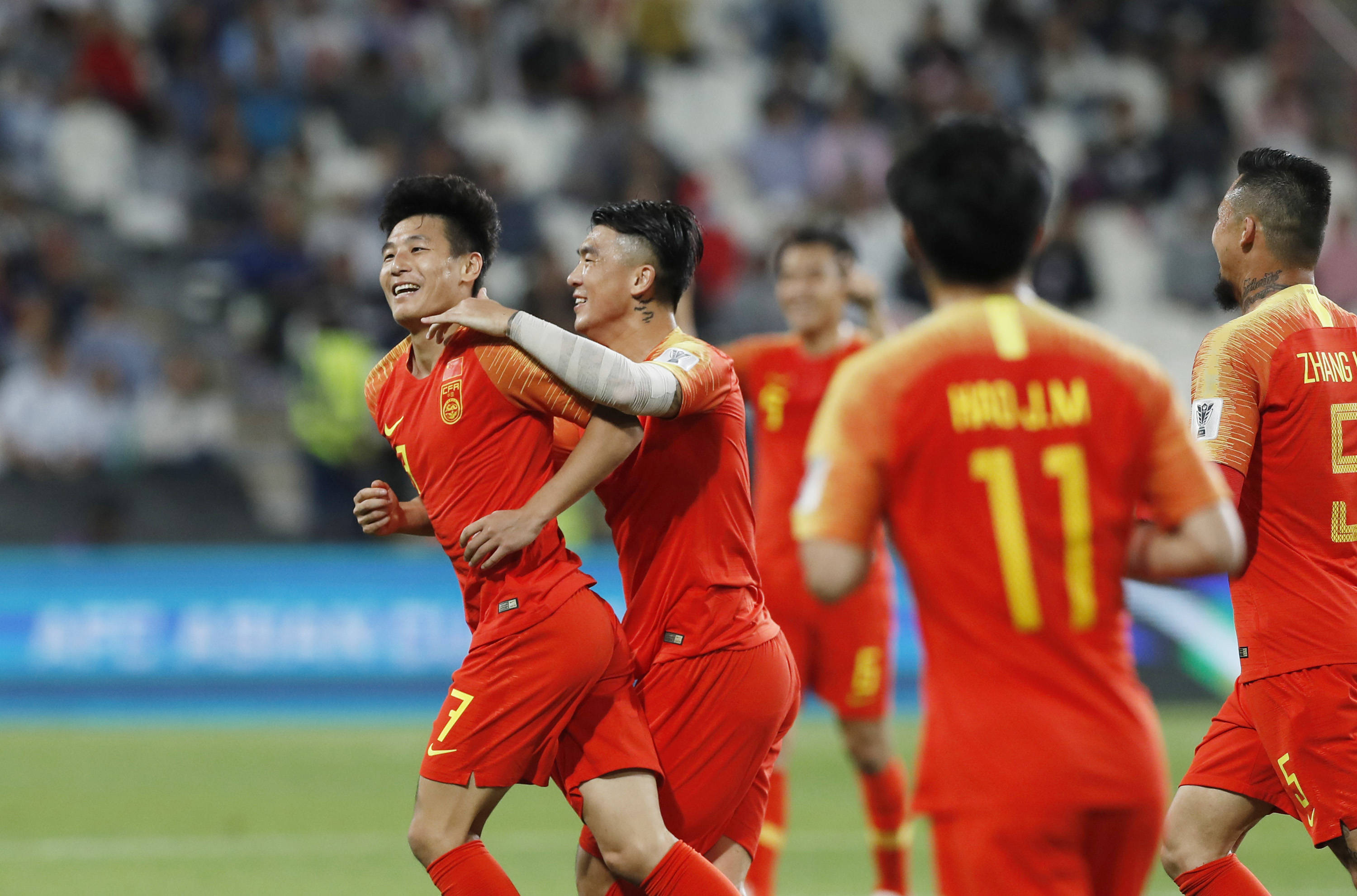 4比0大胜对手！申花难得可以半场开香槟，球迷表示排队向米内罗道歉